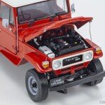 MODELO ESCALA 1/18 TOYOTA FJ40 LAND CRUISER ORIGINAL CON LICENCIA DE TOYOTA JAPON