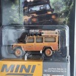 MODELO ESCALA 1/64  Land Rover Defender 110 1989 Camel Trophy Winner