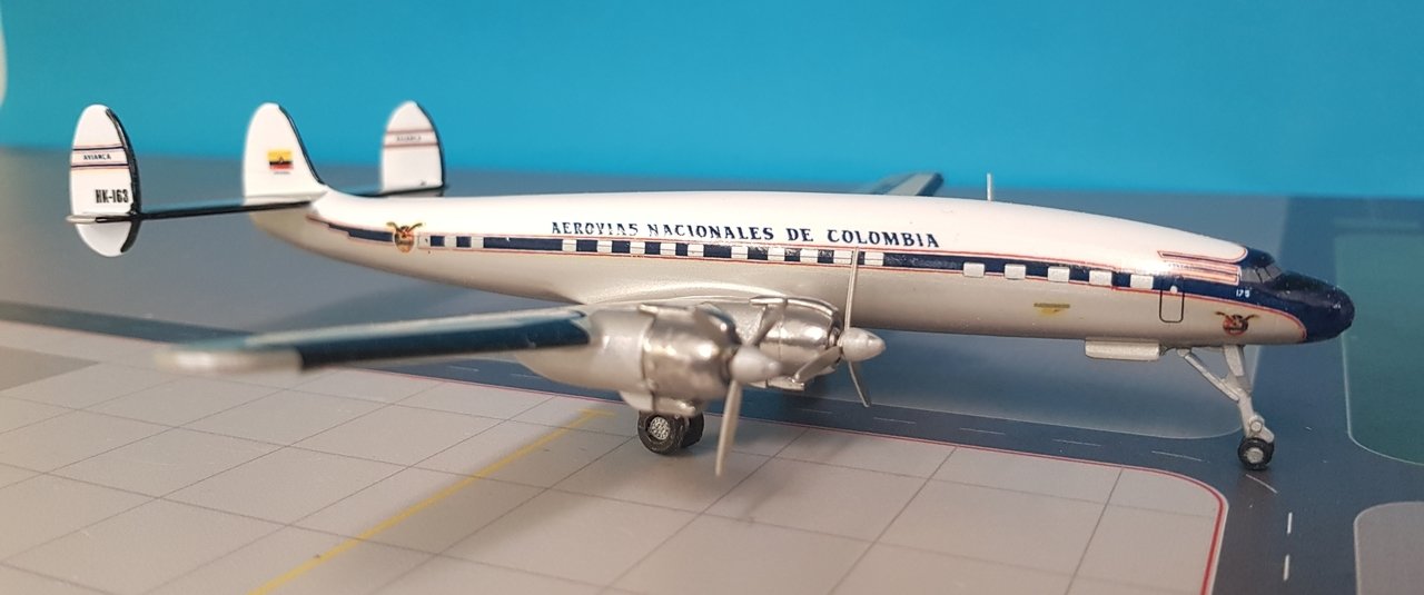 MODELO ESCALA 1/400 AVIANCA LOCKHEED L1049G SUPER CONSTELLATION, LIMITED EDITION