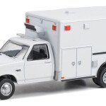 MODELO ESCALA 1/64 1992 Ford F-350 Ambulance in White - First Responders - ambulancia