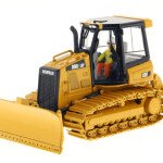 Tractor ESCALA 1/50 Bulldozer de Orugas Caterpillar D5K2 LGP con Destrozador con licencia de fabrica
