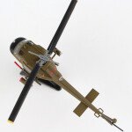 MODELO ESCALA 1/87 UH-1C US Army Huey Gunship - 1ST Cavalry Division