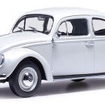 MODELO ESCALA 1/24 1960 Volkswagen Beetle in Pearl White - IXO AMERICA