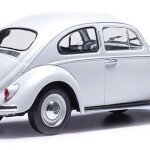 MODELO ESCALA 1/24 1960 Volkswagen Beetle in Pearl White - IXO AMERICA