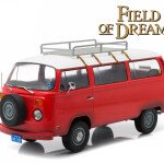 MODELO ESCALA 1:24 Hollywood - Field of Dreams (1989) - 1973 Volkswagen Type 2 (Red)