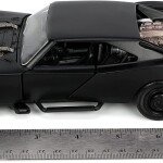 MODELO ESCALA 1:24 Hollywood Rides 2022 The Batman Batmobile & Batman Figure