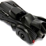 MODELO ESCALA 1:24 Metals Diecast 1989 Batmobile with Die Cast Batman Figure (Black)