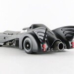 MODELO ESCALA 1:24 Metals Diecast 1989 Batmobile with Die Cast Batman Figure (Black)