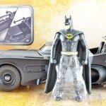 MODELO ESCALA 1:24 Metals Diecast 1989 Batmobile with Die Cast Batman Figure (Black)