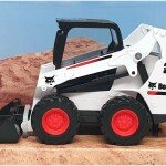 MODELO Bburago Bobcat S5900 Skid Steer Loader with Grapple 4.5″ – Farm