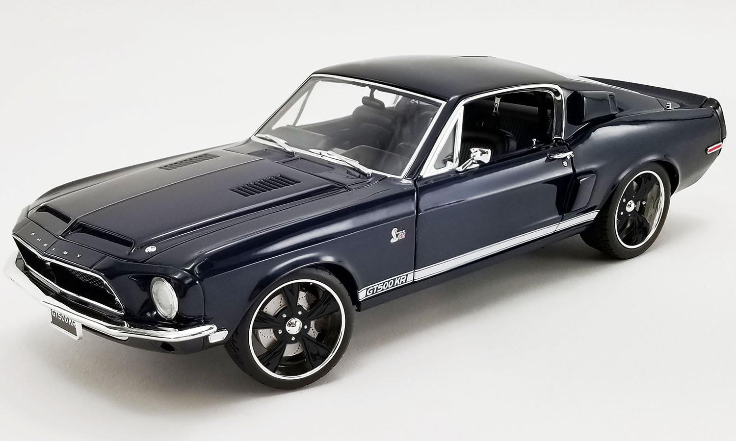 MOCELO ESCALA 1/18 1968 SHELBY GT500 KR RESTOMOD - KING COBRA