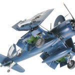 MODELO ESCALA 1/48 Vought F4U-1D Corsair® w/"Moto-Tug" fuerza aerea de El Salvador