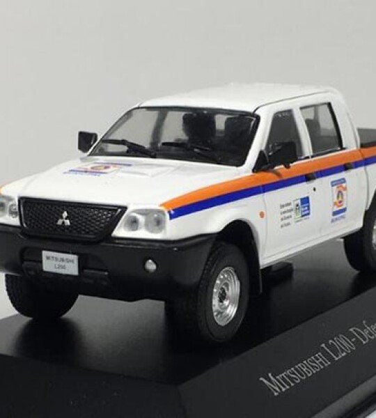 MODELO A ESCALA 1:43 White IXO Diecast Mitsubishi L200 Pickup Truck Model