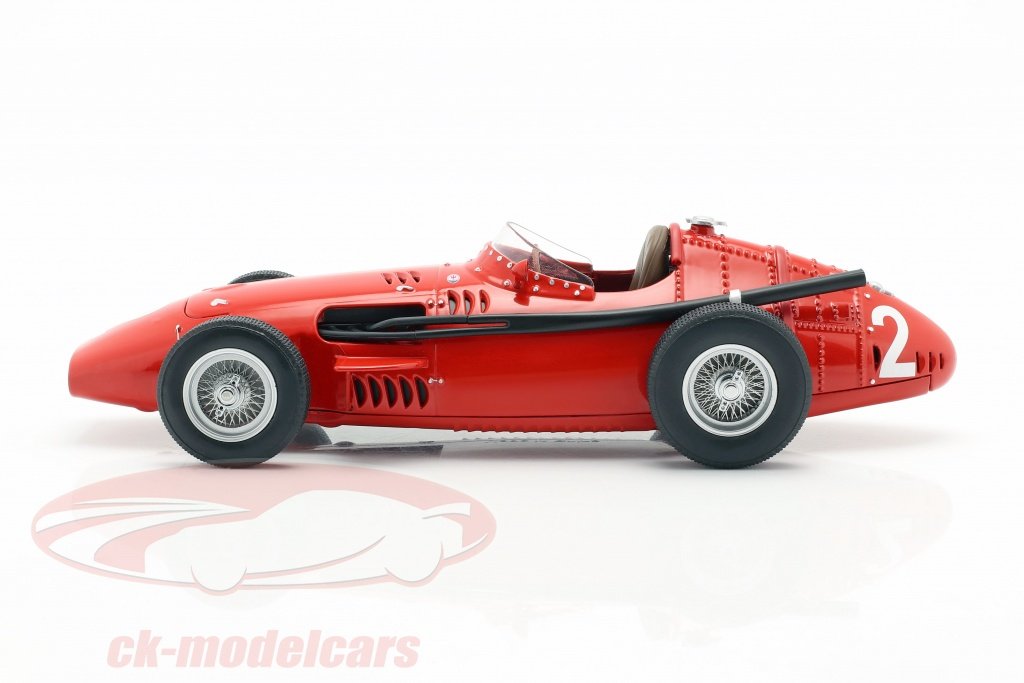 CMC 1/18 FIGURINE FANGIO DRIVING MASERATI 250 F VROOM