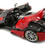 MODELO ESCALA 1:18 Ferrari FXX-K, Rojo