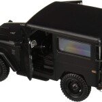 MODELO ESCALA 1:24 Toyota FJ40  LAND CRUISER BLACK – PTM