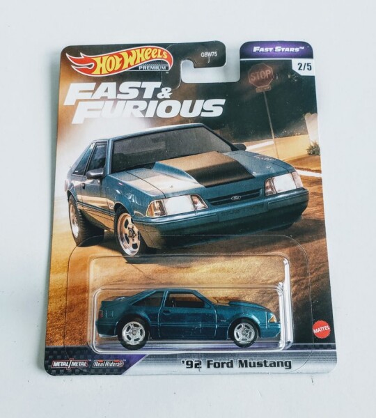 MODELO ESCALA 1:64 Fast & Furious 1992 Ford Mustang - RAPIDO Y FURIOSO