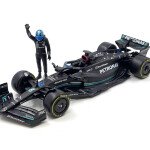 Bburago 1:24 Race F1 Mercedes-AMG W14 E Performance #63 George Russell with Standing Figure CON FIGURA INCLUIDA