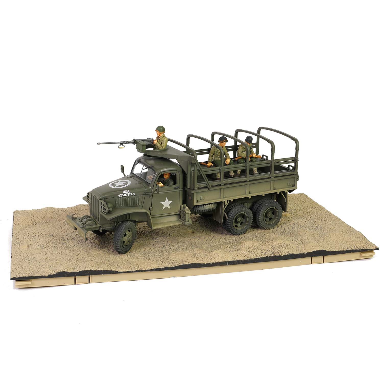 CAMION ESCALA 1/32 GMC CCKW 353 A1, sheet metal closed cab，U.S. 1st Infantry Division, LST Ship ramp Weymouth May - FORCES