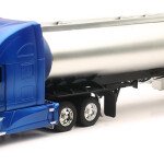 MODELO ESCALA 1/32 Kenworth T700 Tractor with Oil Tanker trailer