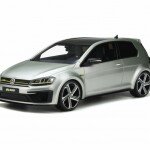 MODELO ESCALA 1/18  - VOLKSWAGEN - GOLF VIII GTi 2021