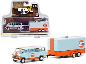 MODELO ESCALA 1/64 Gulf Oil - 1972 Ford Club Wagon with Enclosed Car Hauler