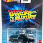 MODELO ESCALA 1:64 Retro Entertainment N Case 2023 - BATMAN Y BACK TO THE FUTURE