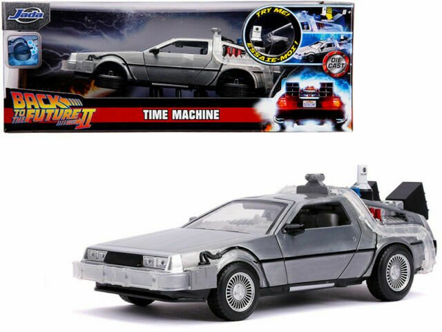 MODELO ESCALA 1:24 DELOREAN  - Back to The Future-II  Time Machine Light Silver (delorean regreso al futuro)