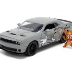 MODELO ESCALA 1:24 2015 Dodge Challenger Hellcat with Jerry – Tom & Jerry – Hollywood Rides CON FIGURA DE JERRY