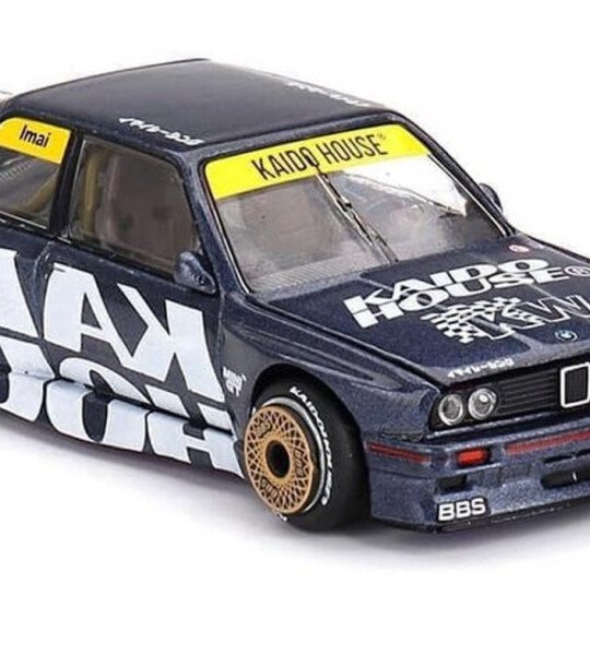 MODELO ESCALA 1/64 BMW M3 (E30) Kaido Works V1 - MADE IN JAPAN - KAIDO HOUSE