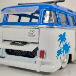 MODELO ESCALA 1:24 1962 Volkswagen Bus with Mickey Figure – Disney Mickey Mouse and Friends