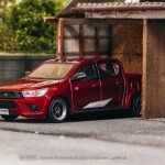 MODELO ESCALA Tarmac Works 1:64 Toyota Hilux – Red- Road64