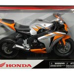 MODELO New Ray 1:6 2010 Honda CBR 1000RR – Motorcycles - MOTO A ESCALA