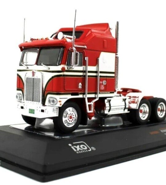 IXO Models 1:64 1976 Kenworth K100 Aerodyne Semi Truck – Red - CABEZAL