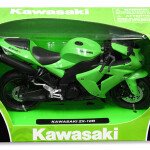 New Ray 1:12 2006 Kawasaki ZX-10R – Motorcycles - MOTO