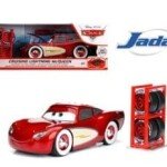 JADA ESCALA 1/24 Cruising Lightning McQueen with Extra Lightyear Tire Rack Cars (2006) DISNEY