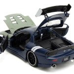 Jada 1:24 1993 Mazda RX-7 with Kakashi Hatake – Naruto Shippuuden – VIZ Media – Hollywood Rides NARUTO