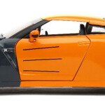 Jada 1:24 Naruto Shippuden Naruto & 2009 Nissan GT-R (R35) (Orange/Grey)