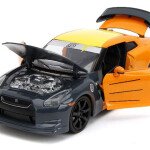 Jada 1:24 Naruto Shippuden Naruto & 2009 Nissan GT-R (R35) (Orange/Grey)