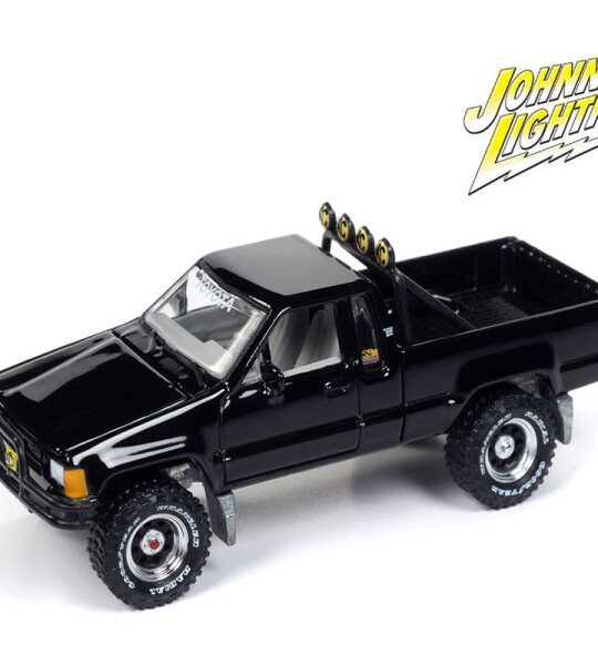 Johnny Lightning 1:64 Mystery Matinee 1985 Toyota SR5 Pickup – Black - VOLVER AL FUTURO