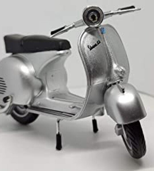 MOTO A ESCALA 1/12 Vespa 150 GS - Silver