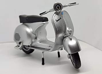 MOTO A ESCALA 1/12 Vespa 150 GS - Silver