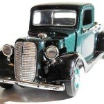 MODELO ESCALA 1:24 Window Box - 1937 Ford Pickup (Green)