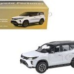 MODELO PARA64 1:64 2023 Toyota Fortuner Platinum White (BLANCA) MADE IN JAPAN