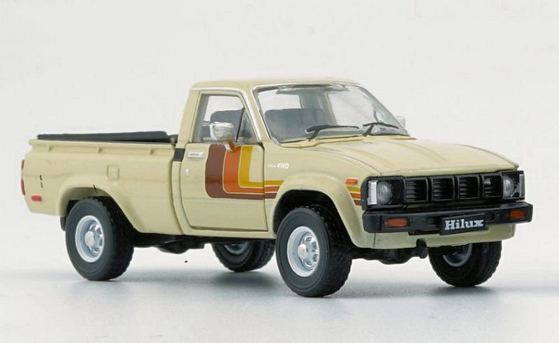 MODELO ESCALA 1:64 1984 Toyota Hilux – Single Cab Yellow