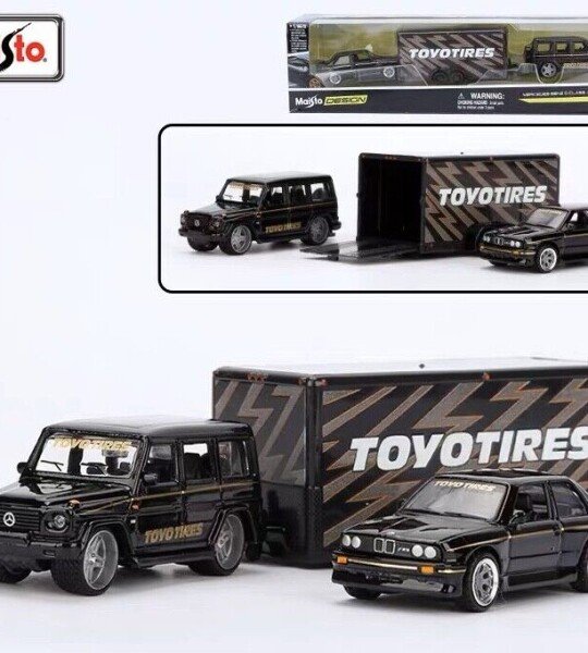 MODELO ESCALA 1:64 Mercedes-Benz G-CLass / Car Trailer / 1988 BMW M3 –