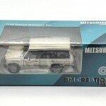 MODELO ESCALA 1:64 Mitsubishi 1st Gen Pajero 1983 – Ivory w/stripe - JAPAN