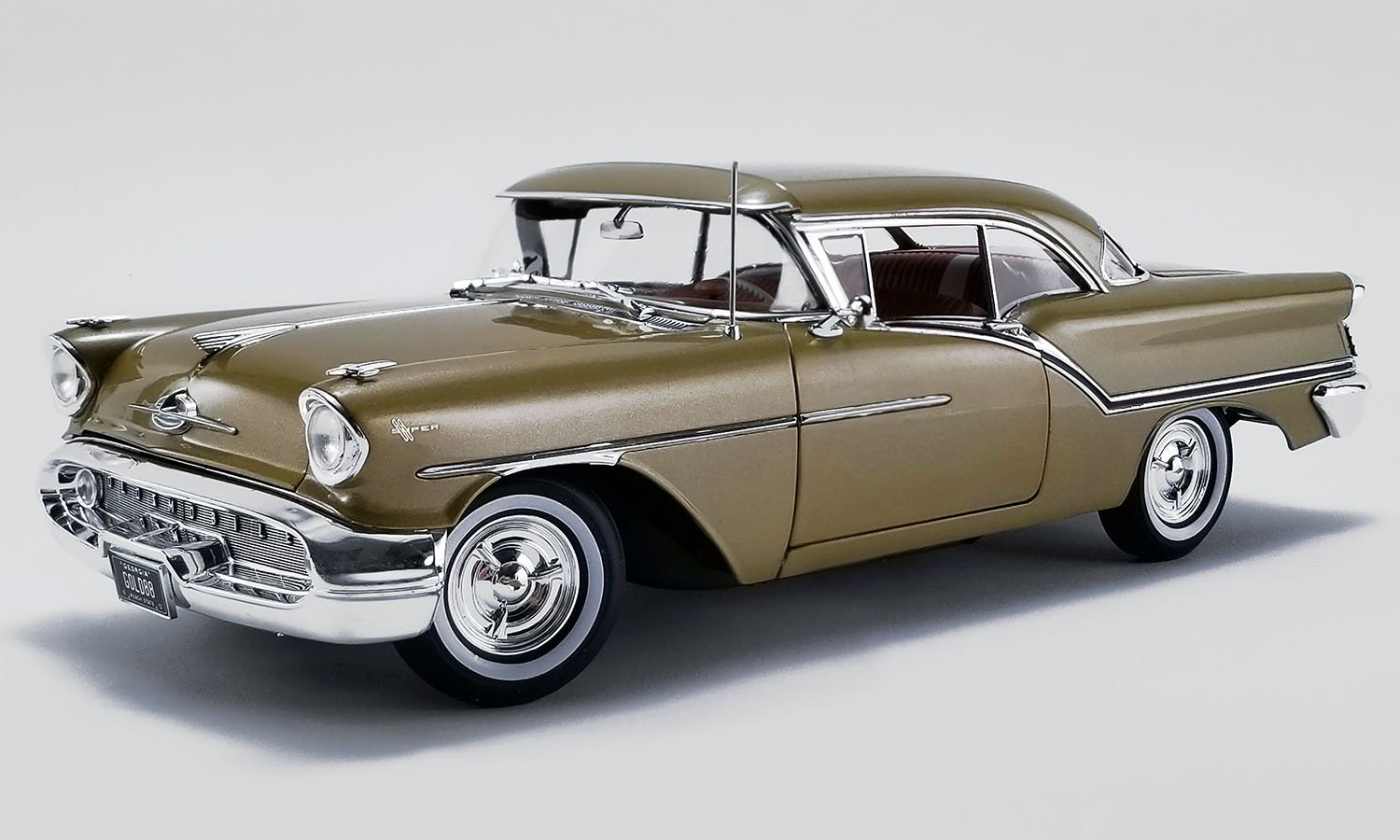 MODELO ESCALA 1/18 1957 OLDSMOBILE SUPER 88