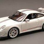 MODELO ESCALA 1:18 Porsche 911 GT3 RS 4.0 - White with silver stripe