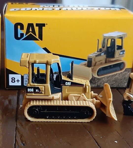 MODELOS A ESCALA 1/64 REPLICAS CATERPILLAR